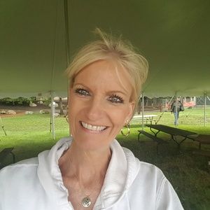 Meet your Posher, Connie